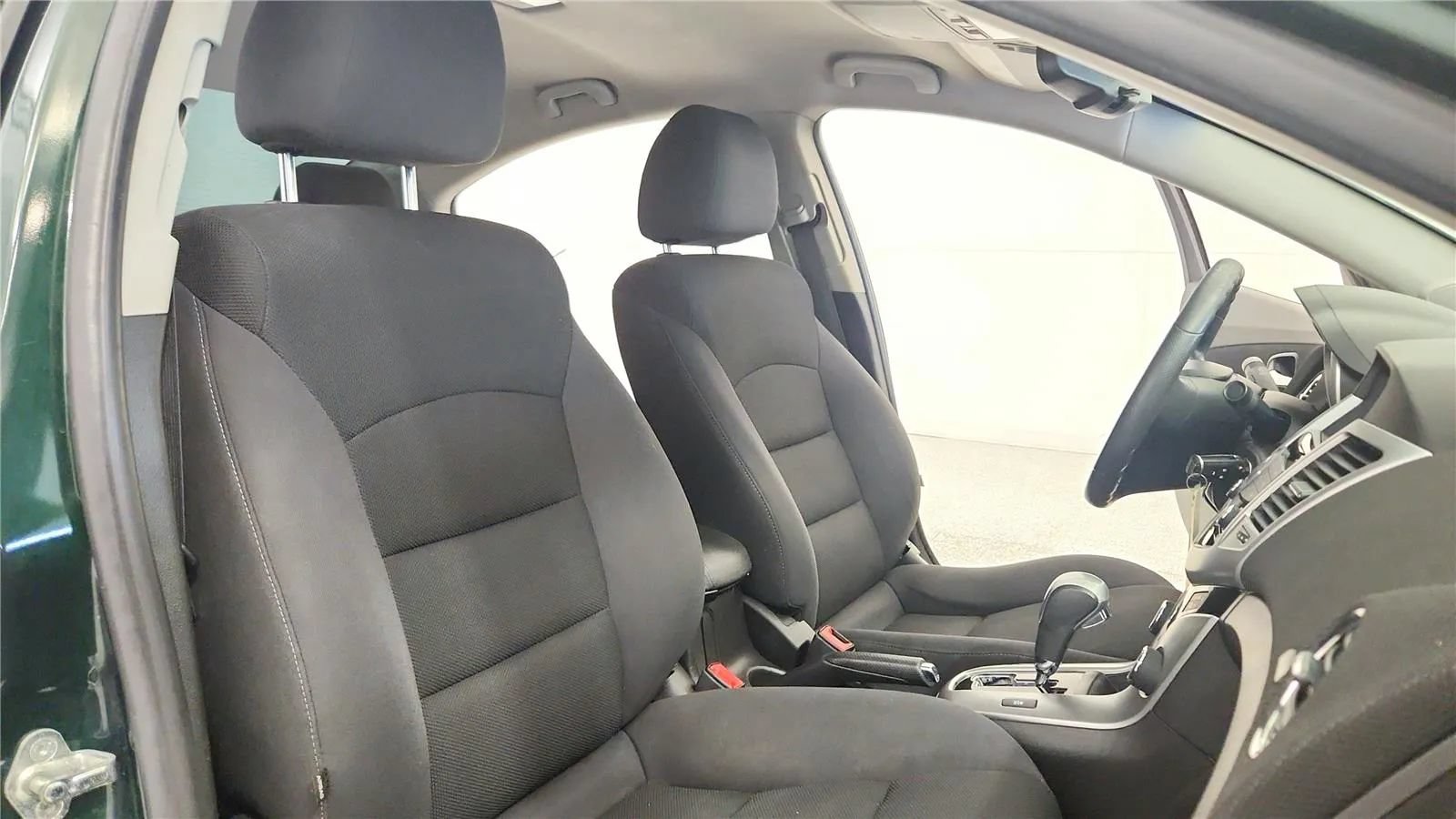 Used 2015 Chevrolet Cruze LT FWD image 27