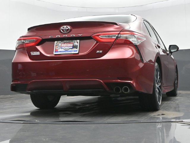 Used 2018 Toyota Camry SE w/ Moonroof Package FWD image 24