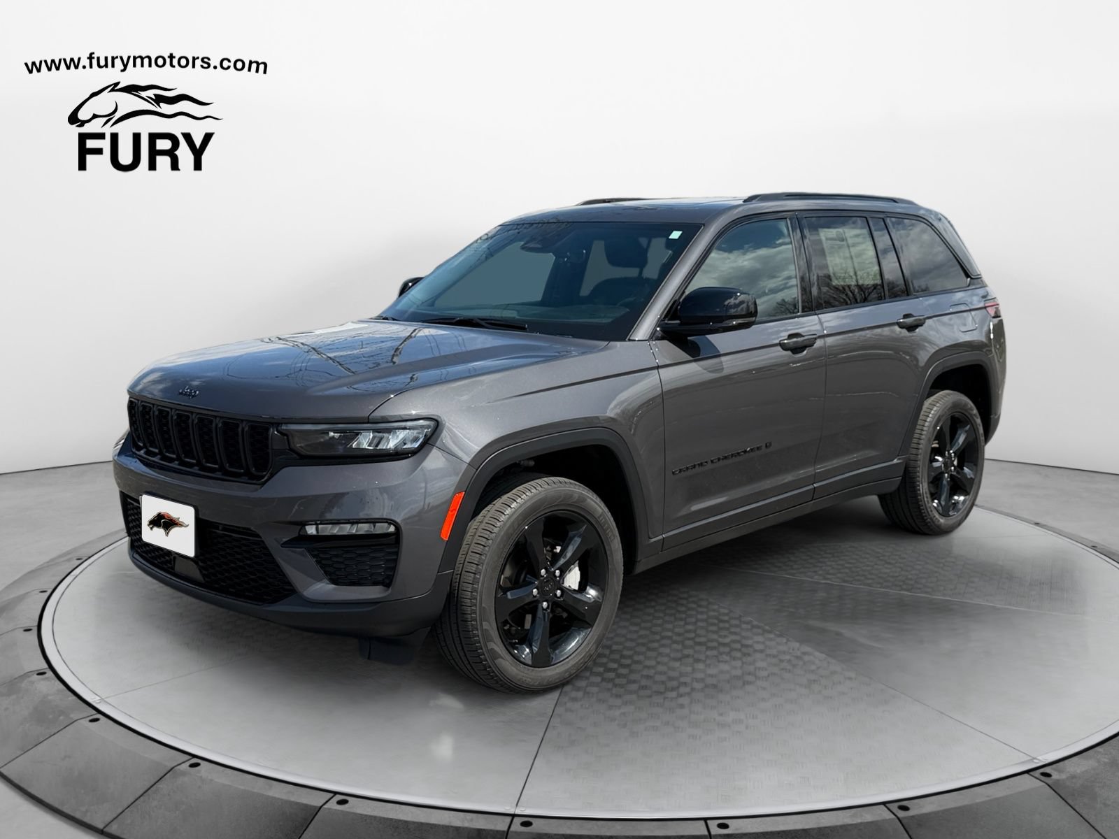 Used 2025 Jeep Grand Cherokee Limited w/ Black Appearance Package AWD/4WD image 8