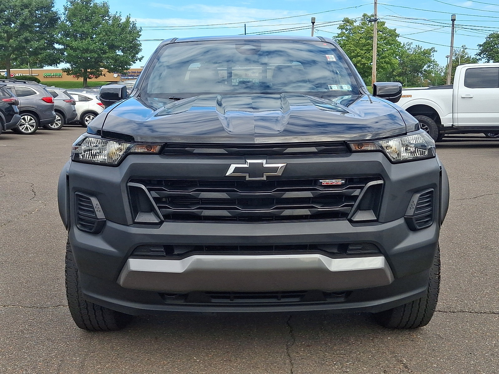 Used 2024 Chevrolet Colorado Trail Boss w/ Advanced Trailering Package AWD/4WD image 2