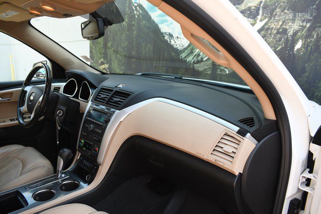 Used 2012 Chevrolet Traverse LTZ AWD/4WD image 25