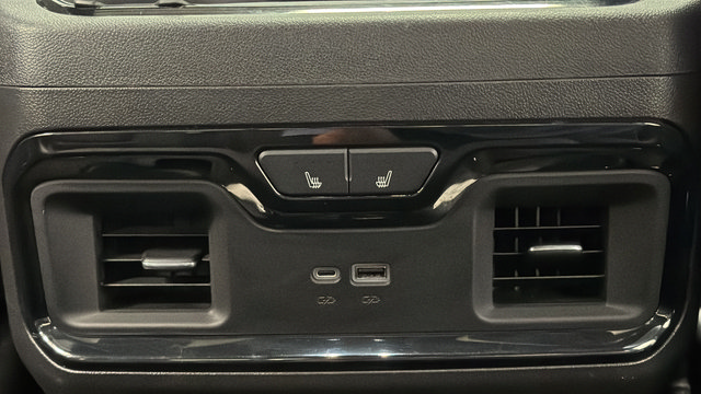 Used 2023 GMC Sierra 1500 AT4 w/ AT4 Premium Package AWD/4WD image 45