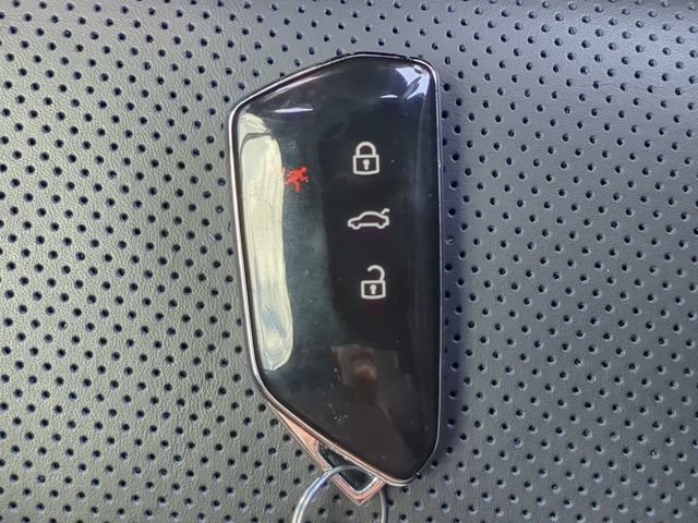 Used 2024 Volkswagen Golf R AWD/4WD image 33