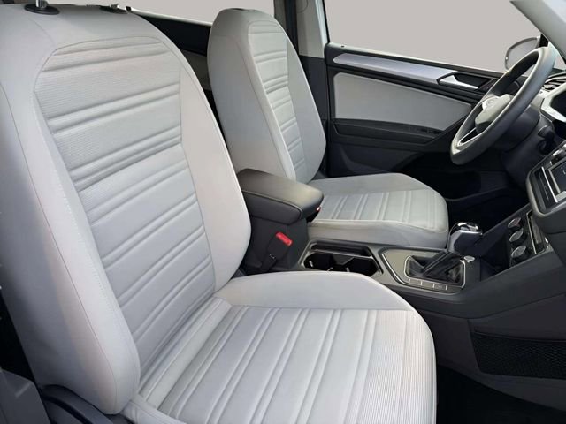 Used 2022 Volkswagen Tiguan S image 14