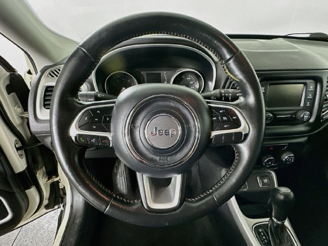 Used 2018 Jeep Compass Latitude FWD image 21