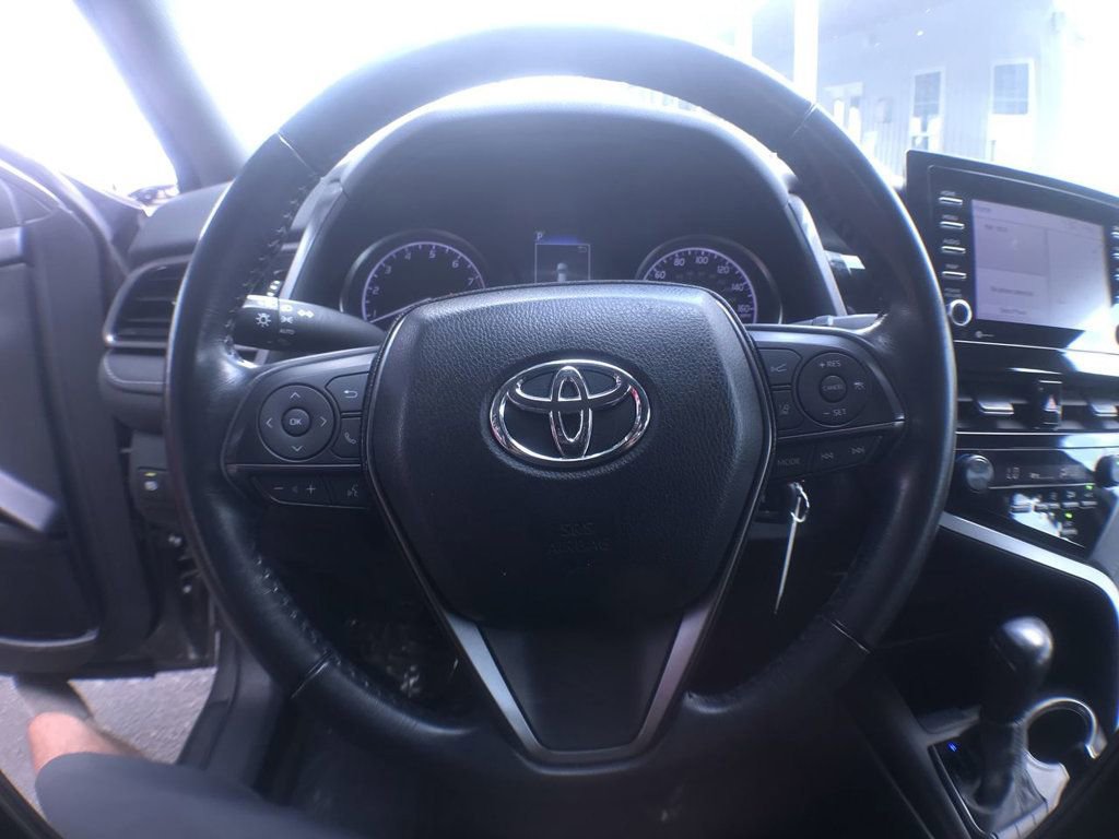 Used 2023 Toyota Camry SE image 15
