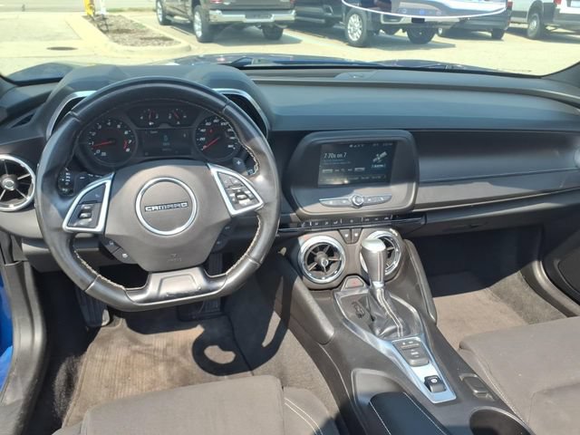 Used 2018 Chevrolet Camaro LT RWD image 13