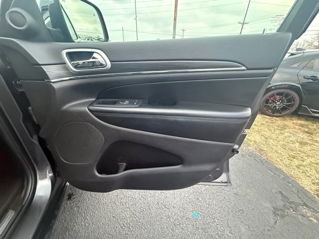 Used 2019 Jeep Grand Cherokee Limited image 21