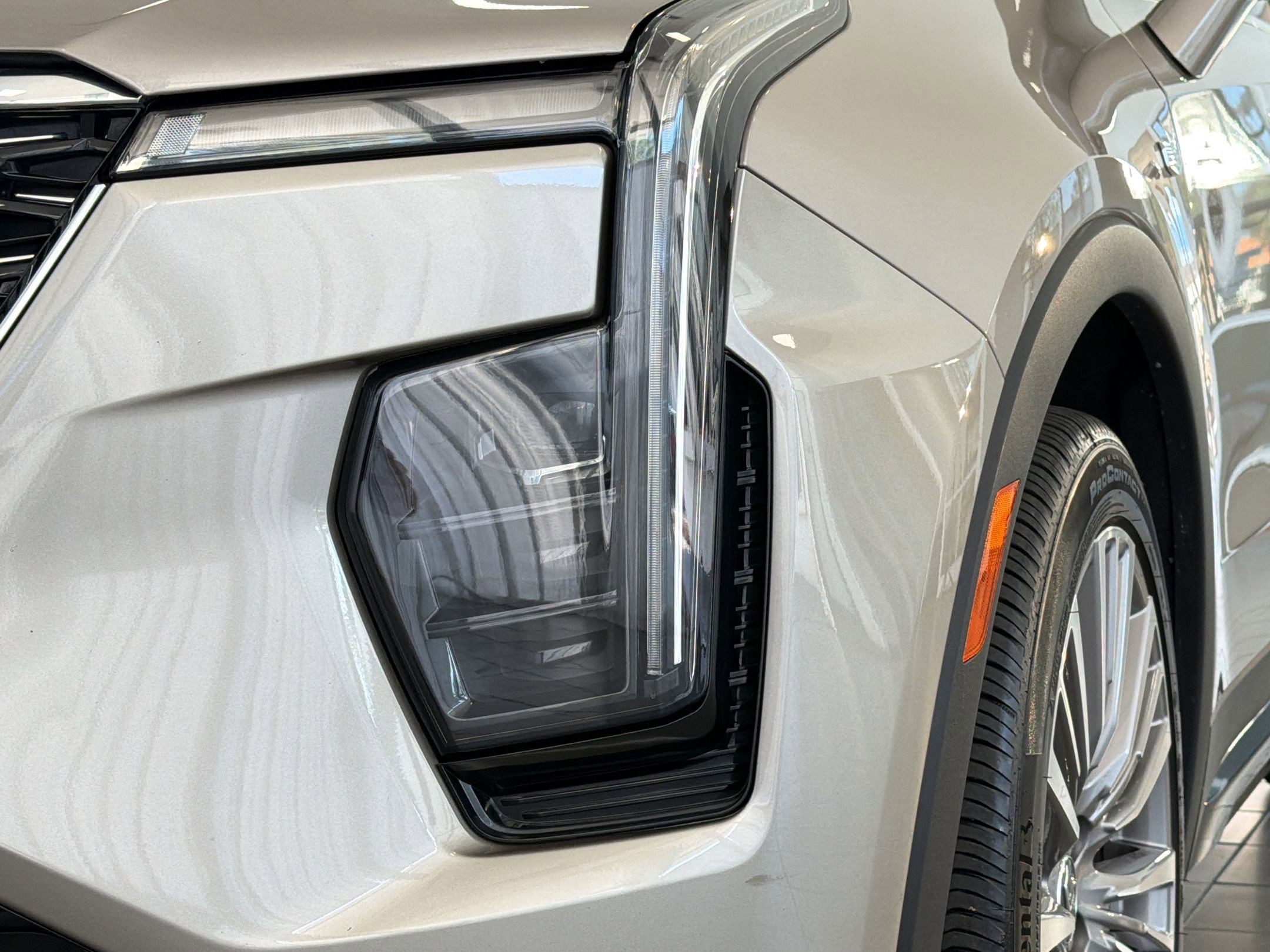 Used 2024 Cadillac XT4 Premium Luxury w/ Technology Package FWD image 11