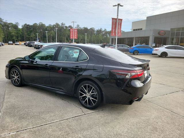 Certified 2023 Toyota Camry SE FWD image 3