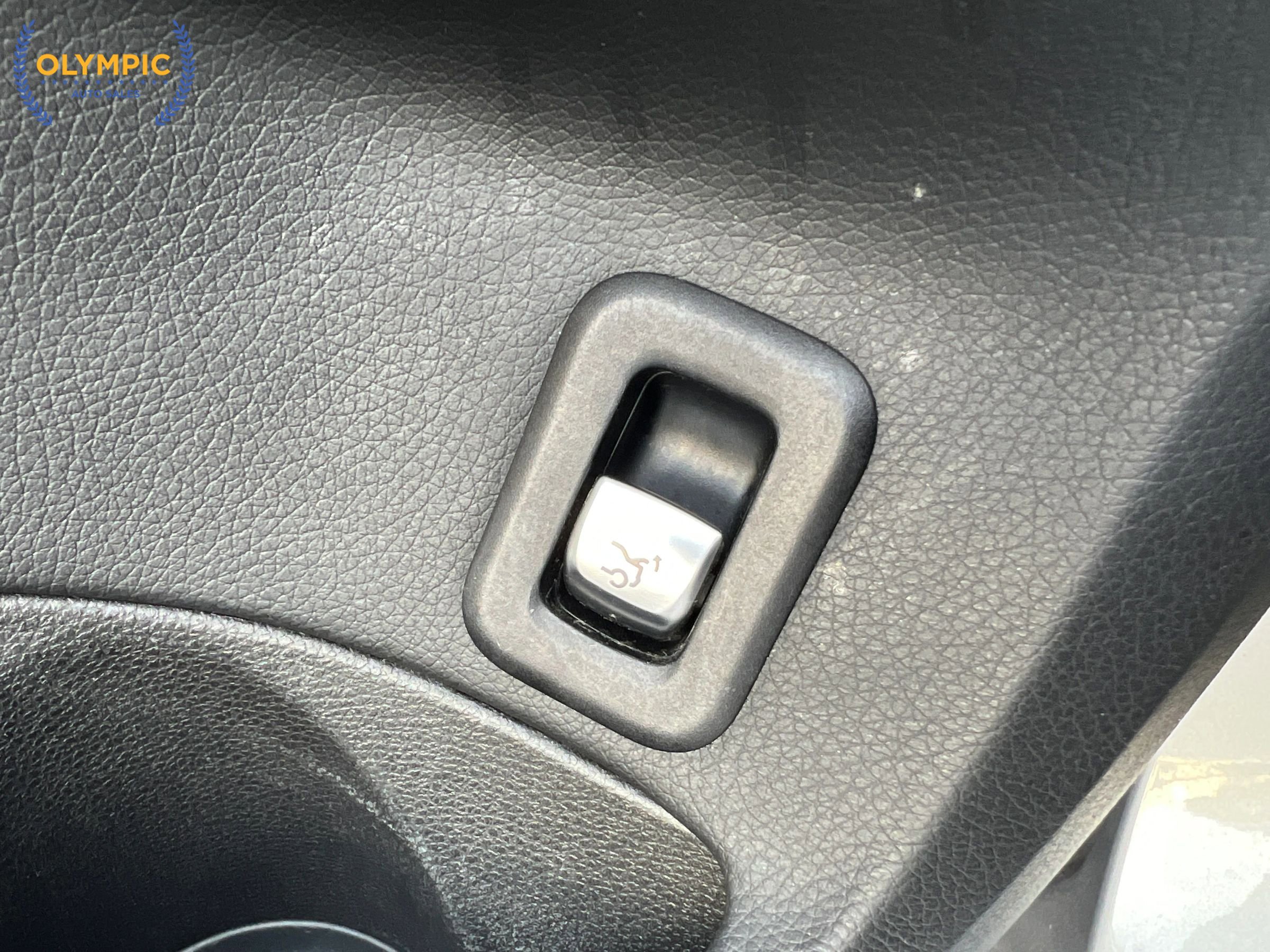 Used 2016 Mercedes-Benz C 300 4MATIC Sedan w/ Premium 1 Package image 33