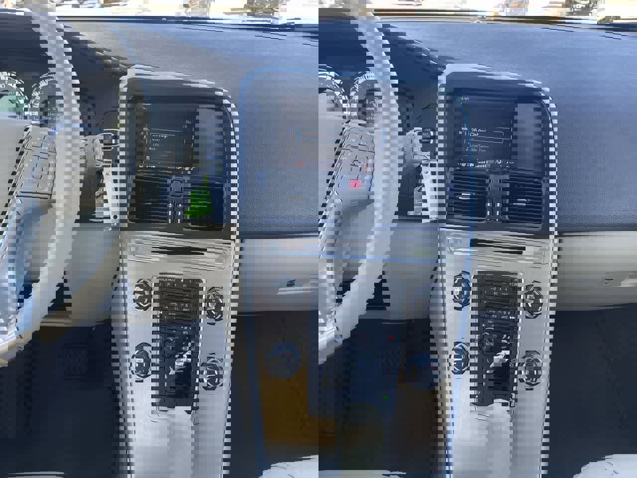 Used 2011 Volvo XC60 T6 image 13