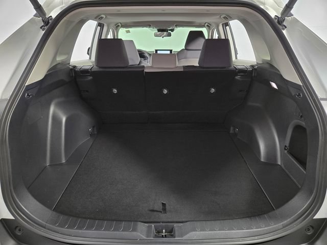Used 2025 Toyota RAV4 XLE AWD/4WD image 31