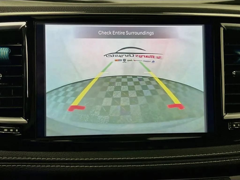 Used 2025 Chrysler Pacifica Limited w/ Trailer Tow Group FWD image 15