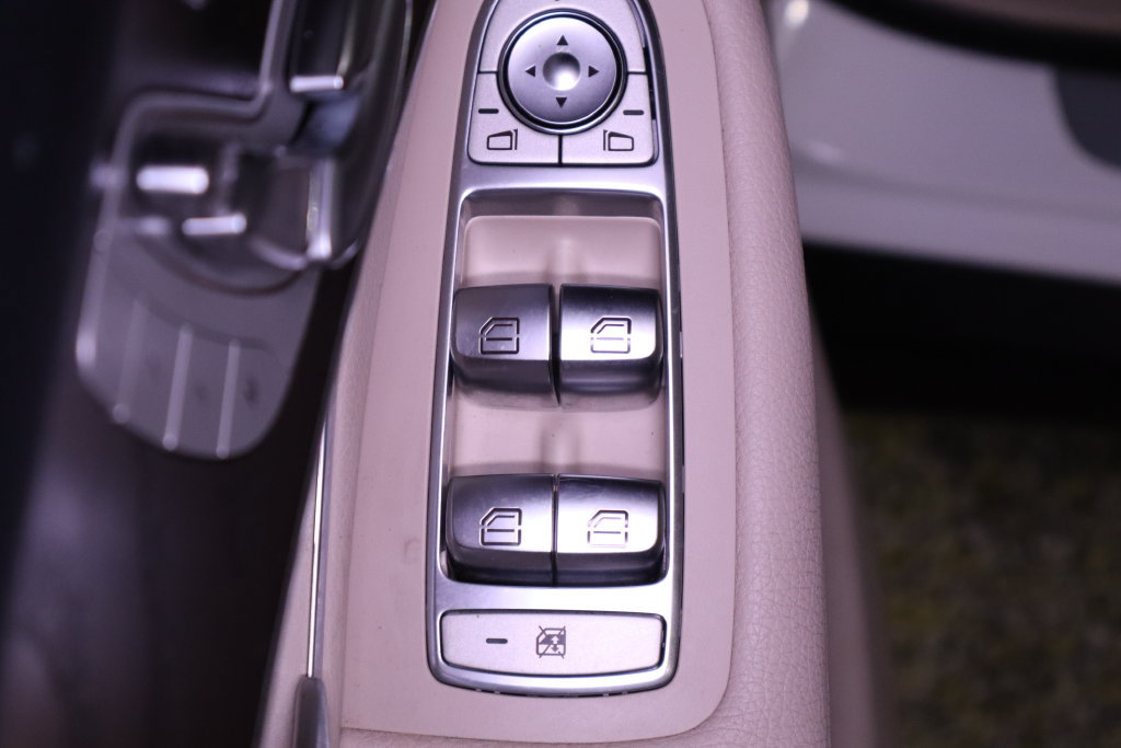 Used 2019 Mercedes-Benz GLC 300 4MATIC image 42
