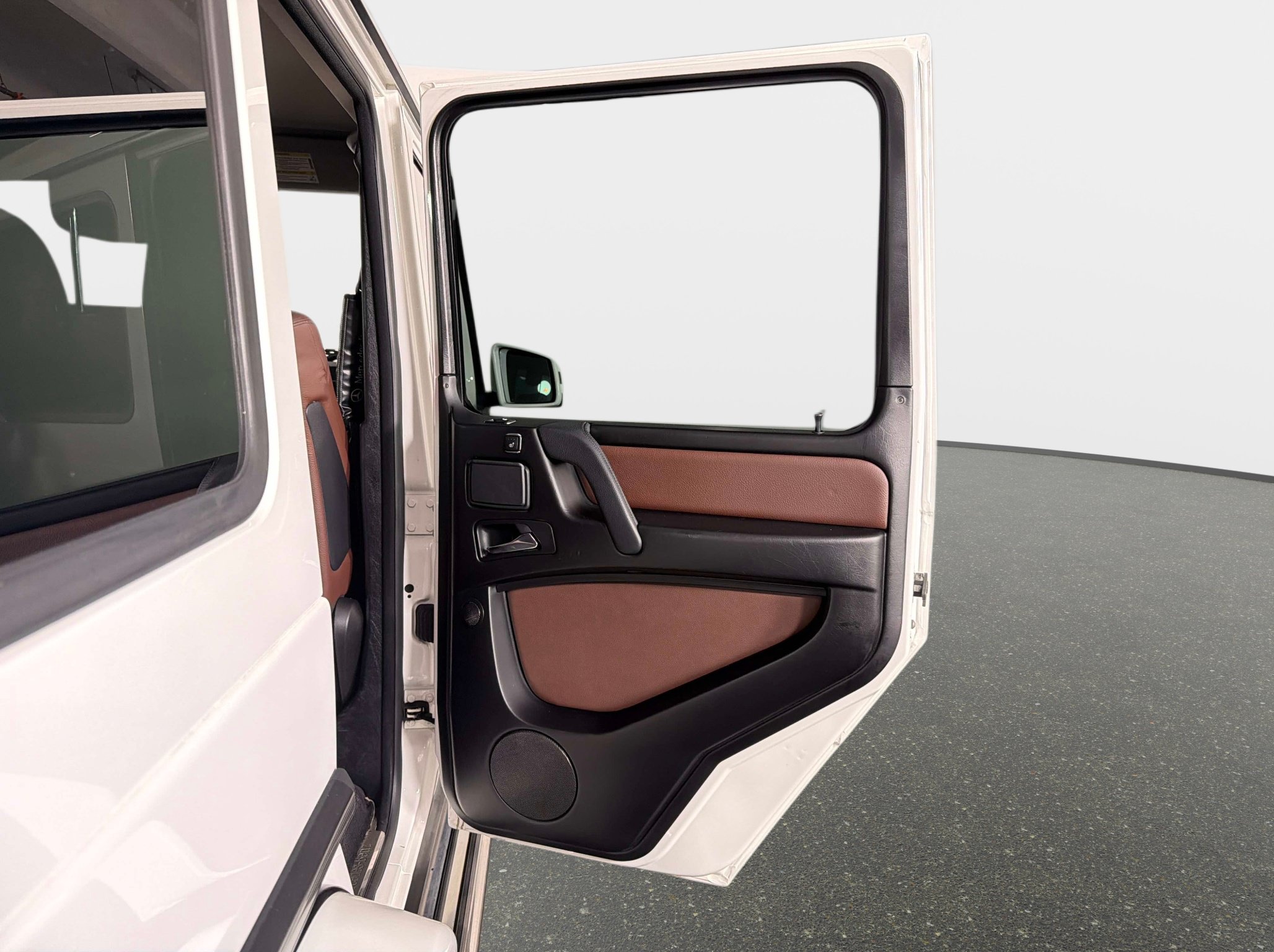 Used 2014 Mercedes-Benz G 550 image 25