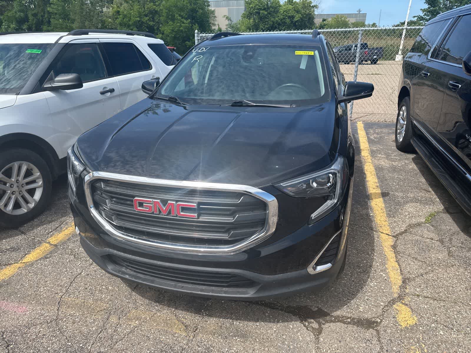 Used 2020 GMC Terrain SLE w/ Driver Convenience Package FWD image 3