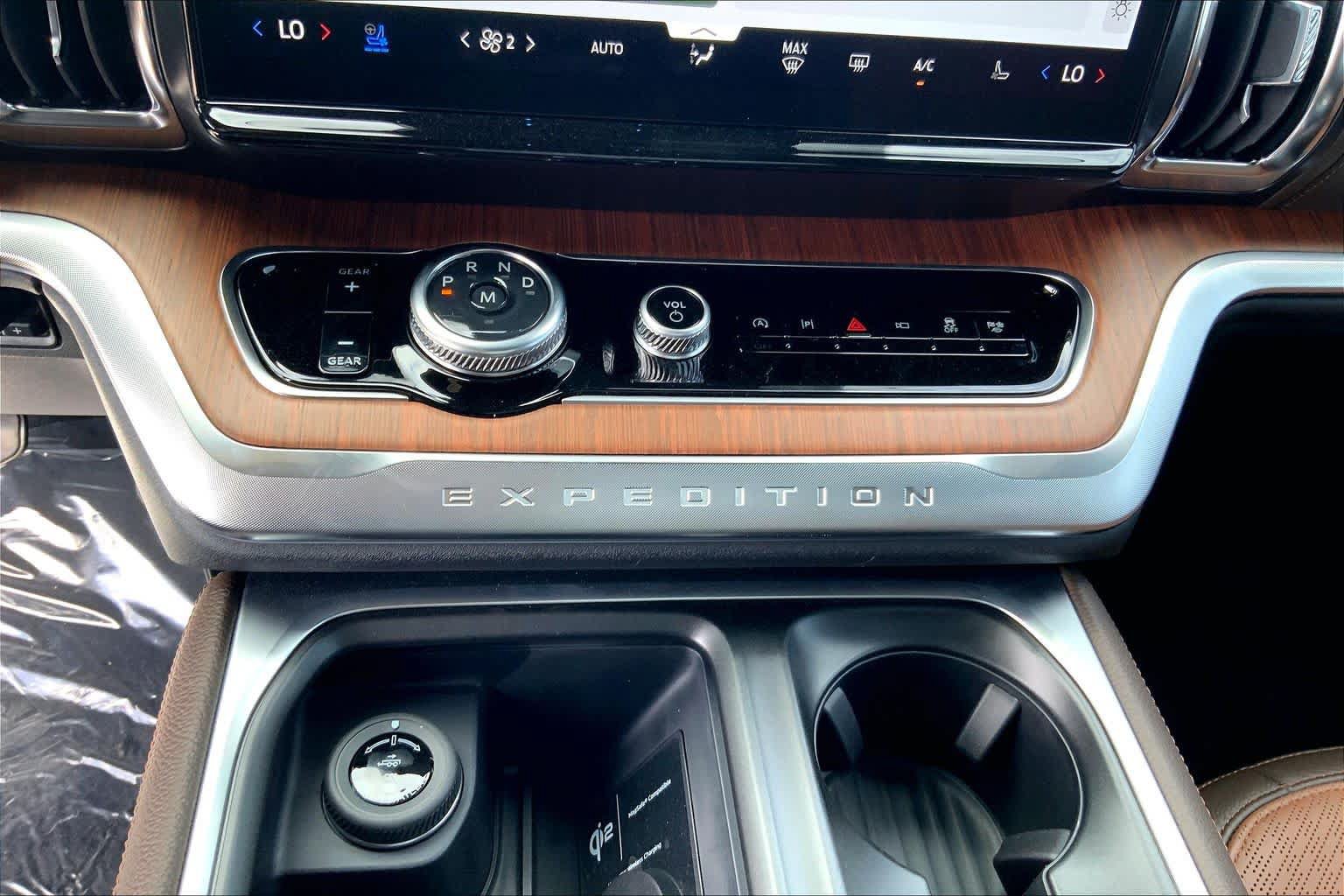 New 2027 Ford Expedition King Ranch RWD image 15