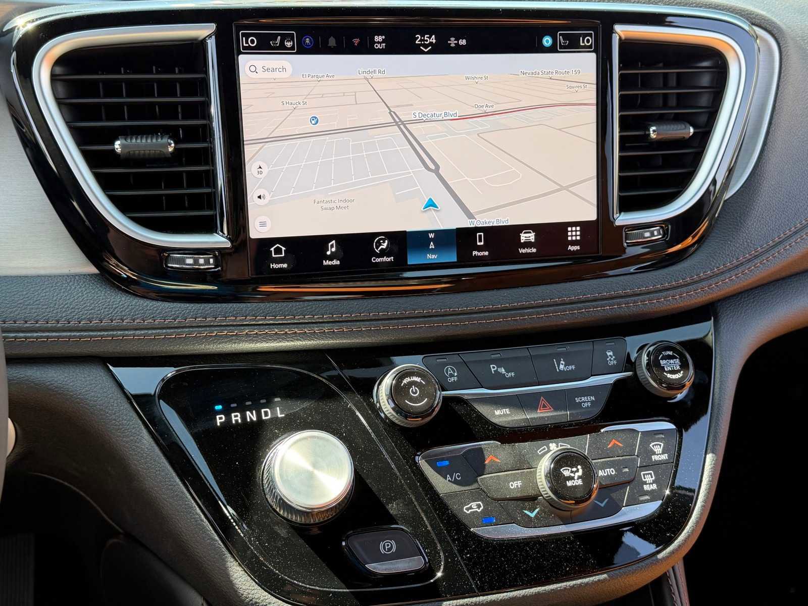 New 2026 Chrysler Pacifica Pinnacle AWD/4WD image 17