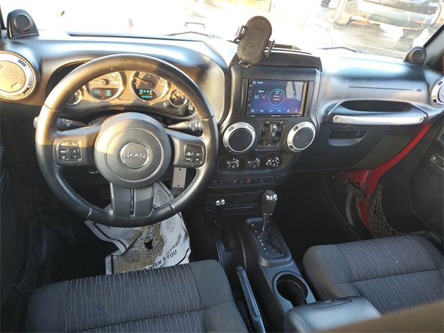 Used 2011 Jeep Wrangler Unlimited Sahara w/ Connectivity Group image 10