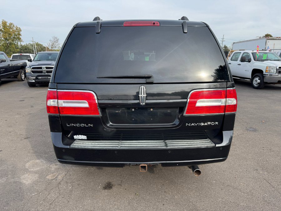 Used 2010 Lincoln Navigator 4WD image 4