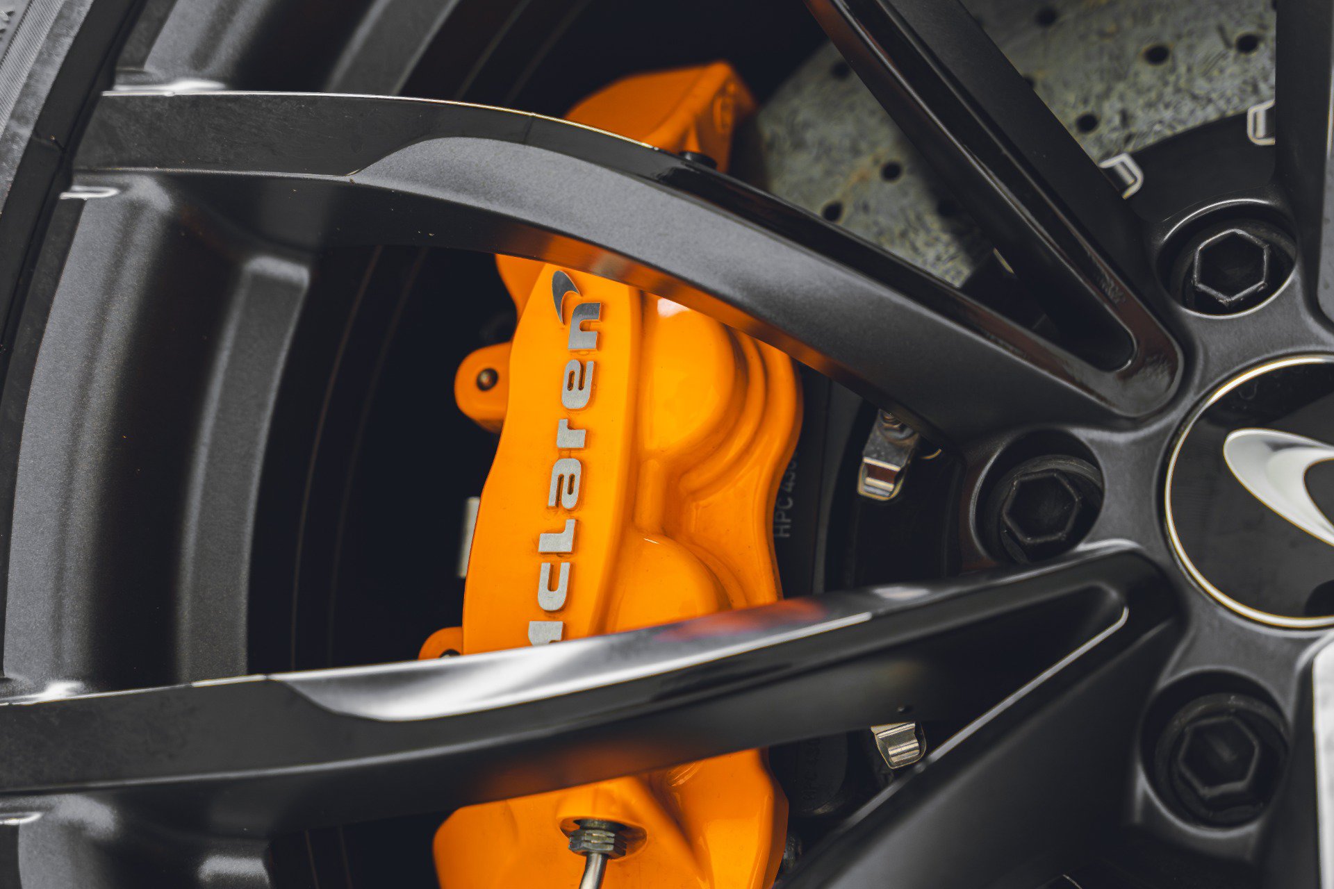Used 2023 McLaren Artura RWD image 35