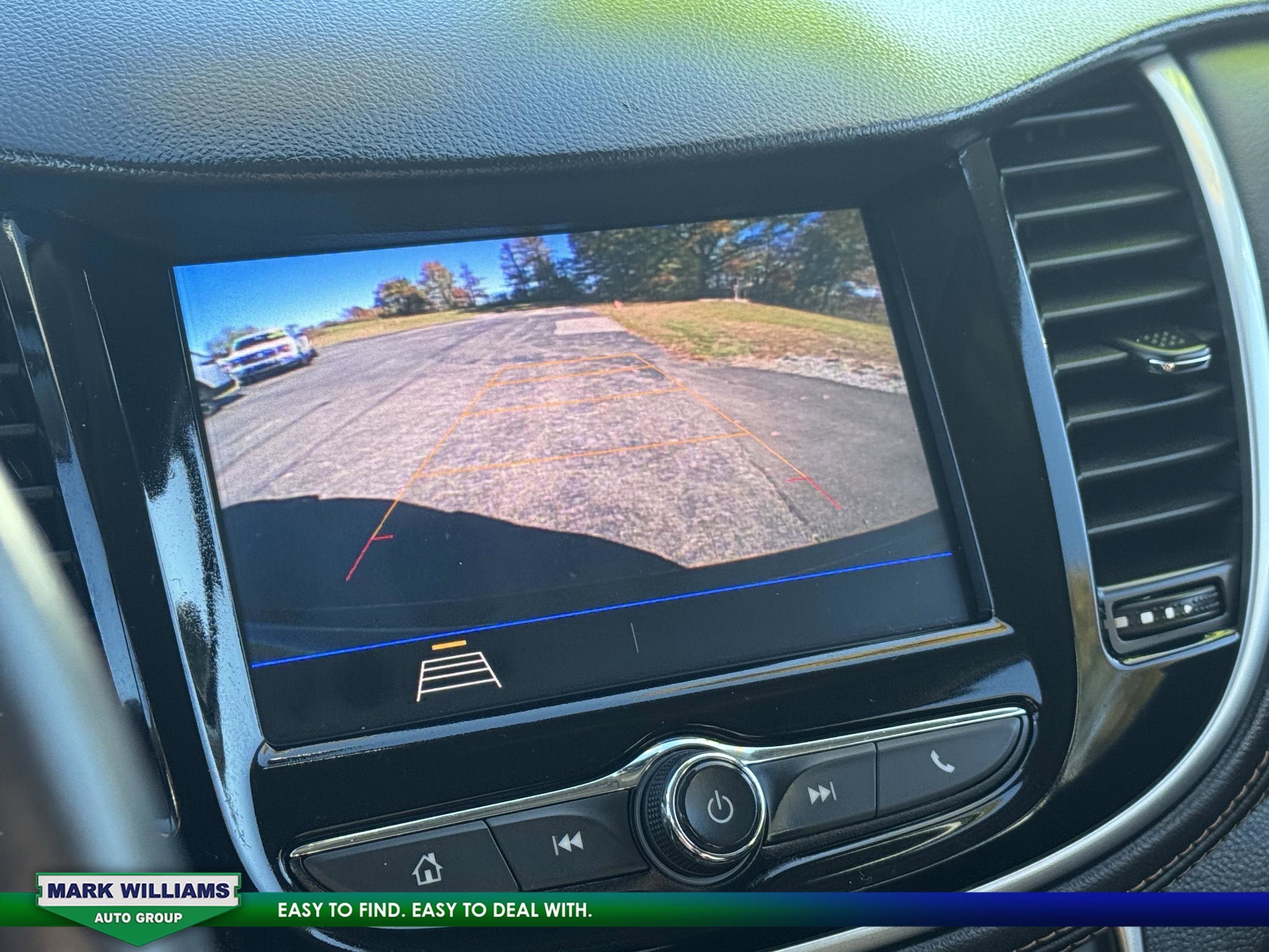 Used 2022 Chevrolet Trax LT w/ Midnight Edition image 22