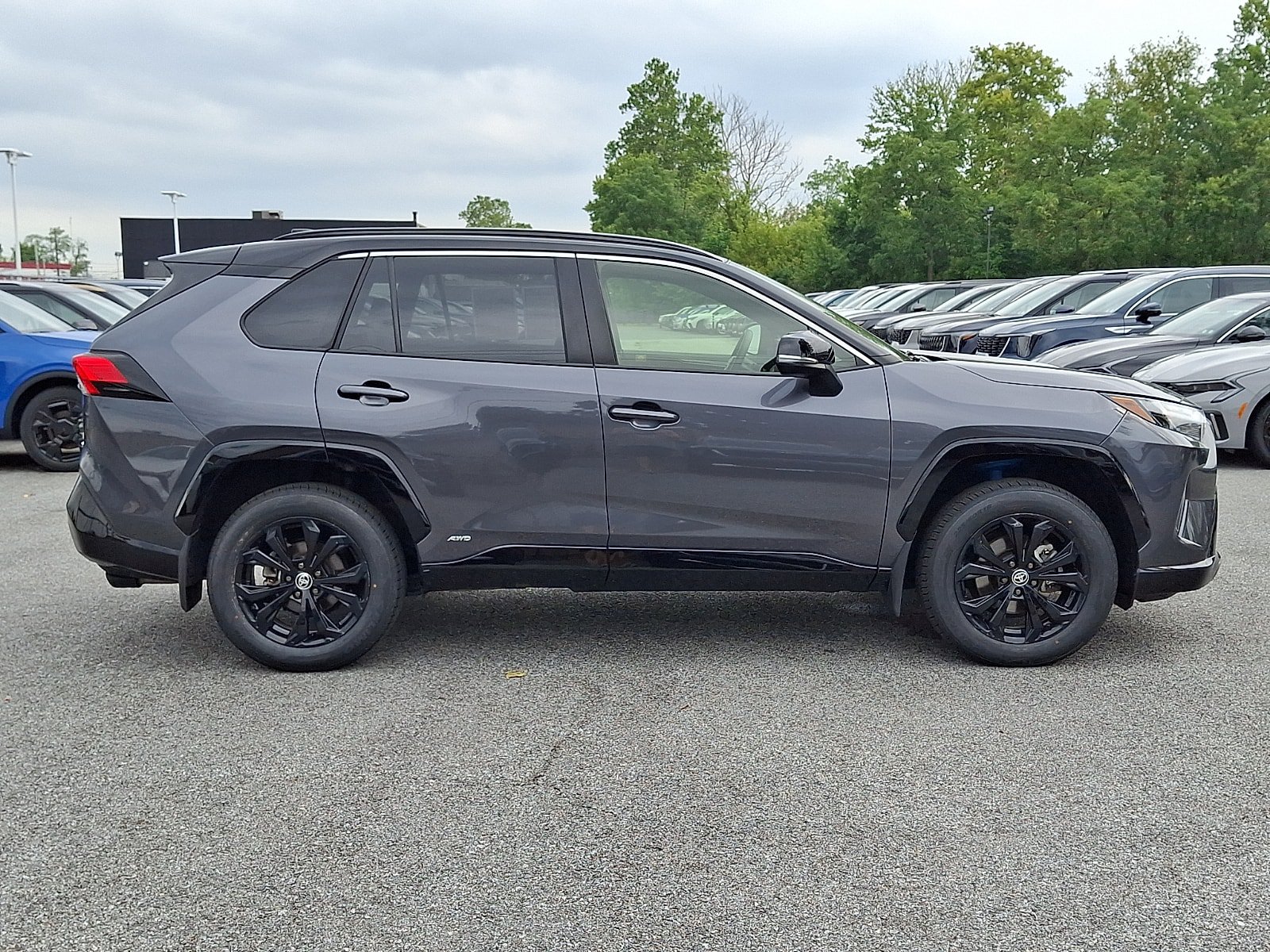 Used 2023 Toyota RAV4 XSE w/ XSE Grade Weather Package AWD/4WD image 4