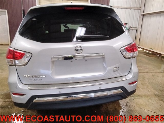 Used 2014 Nissan Pathfinder SV AWD/4WD image 8