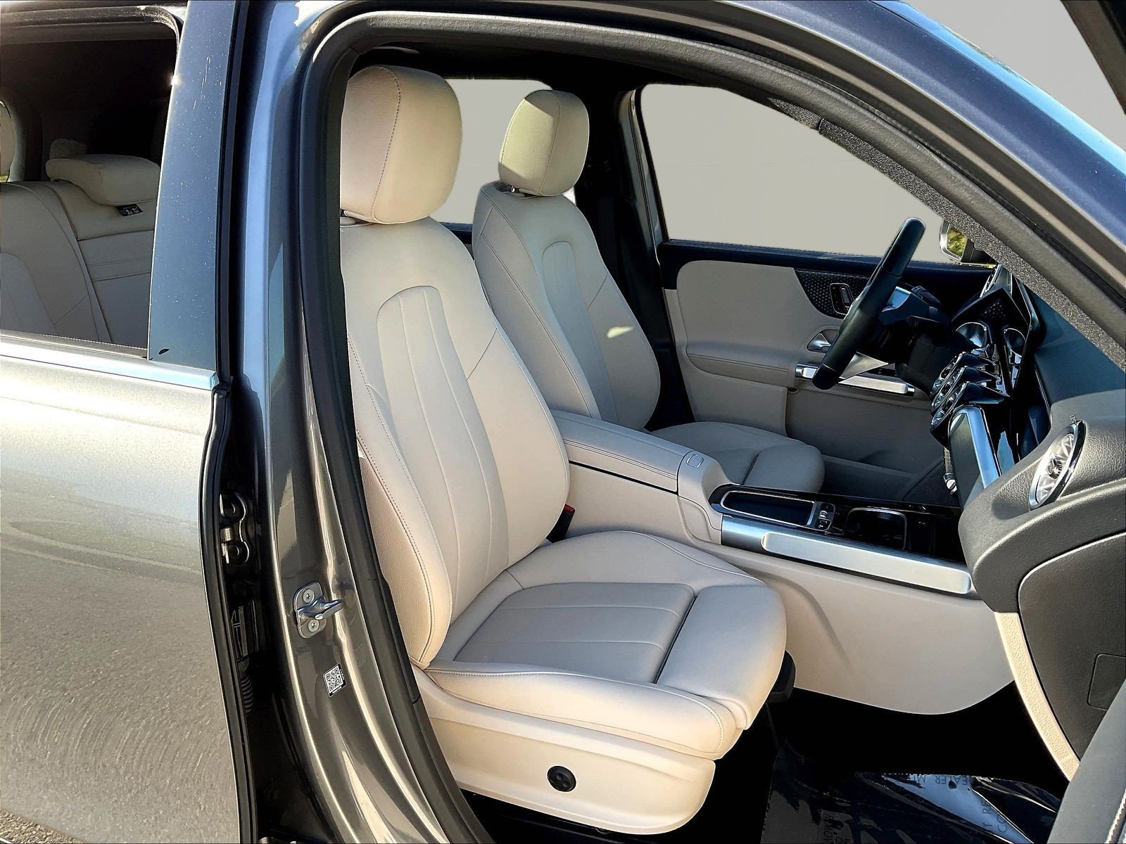 Certified 2026 Mercedes-Benz GLB 250 4MATIC image 29