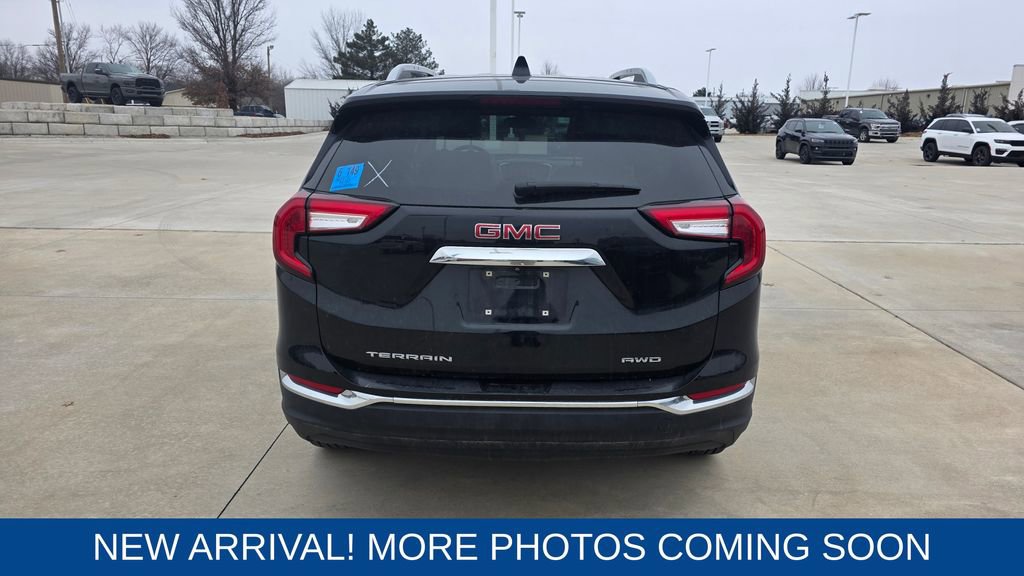 Used 2024 GMC Terrain SLT image 4