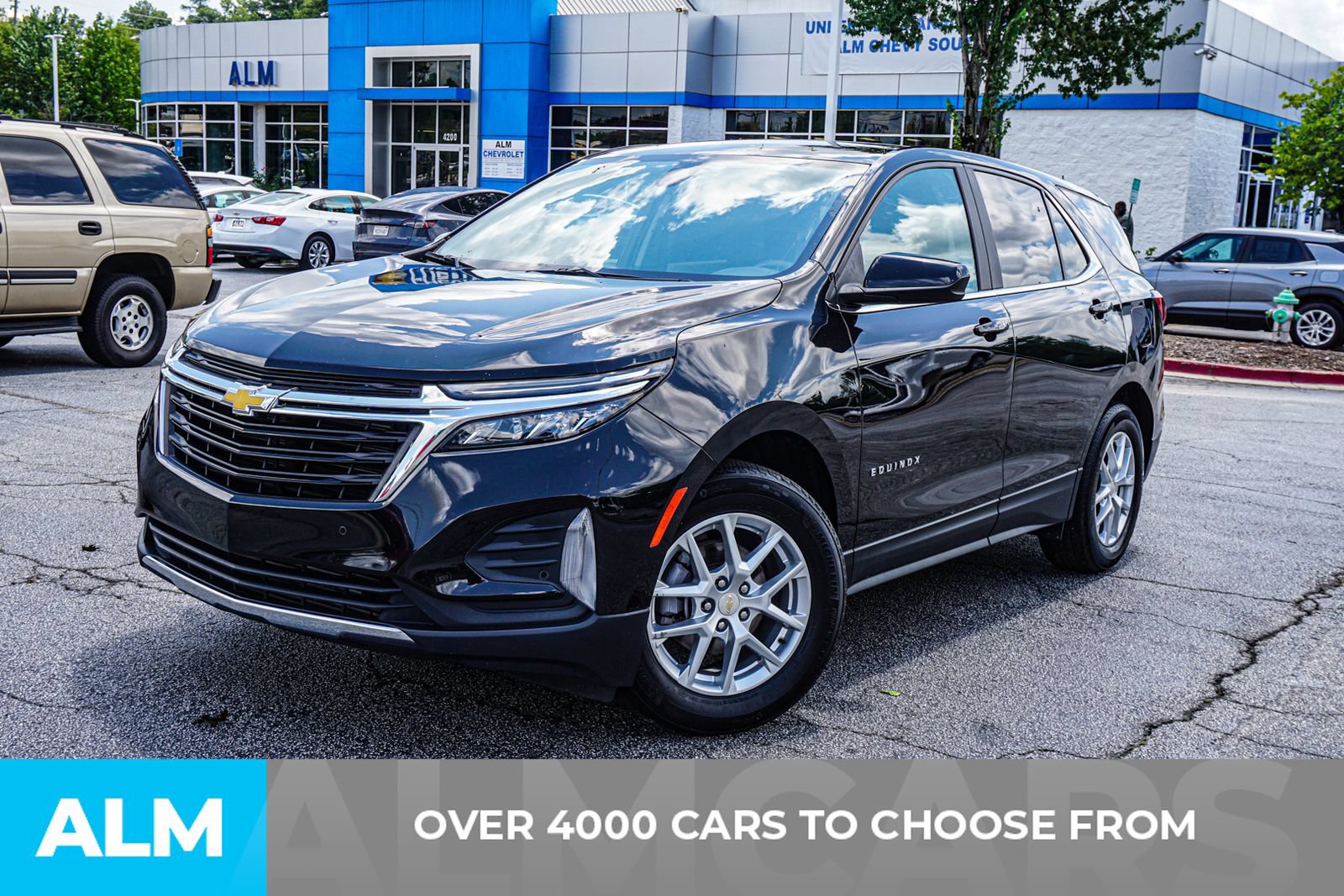 Used 2024 Chevrolet Equinox LT FWD image 2