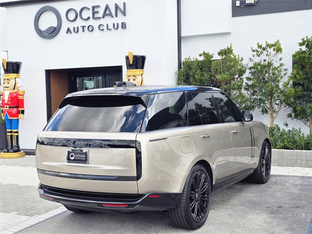 Used 2024 Land Rover Range Rover SE image 4
