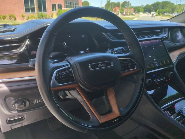 Used 2022 Jeep Grand Cherokee Summit AWD/4WD image 31