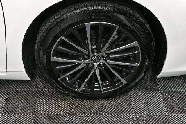 Used 2022 Lexus ES 300h w/ Premium Package image 40