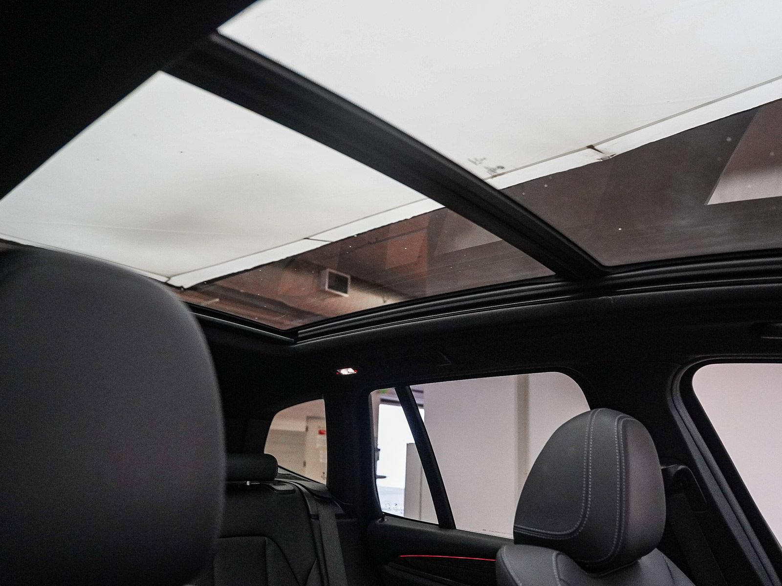 Used 2022 BMW X3 sDrive30i w/ Premium Package 2 RWD image 18