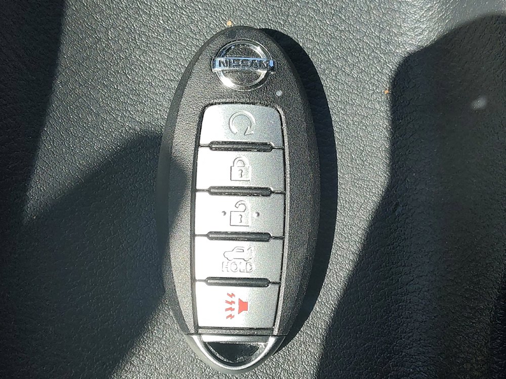 Used 2021 Nissan Versa SV FWD image 32