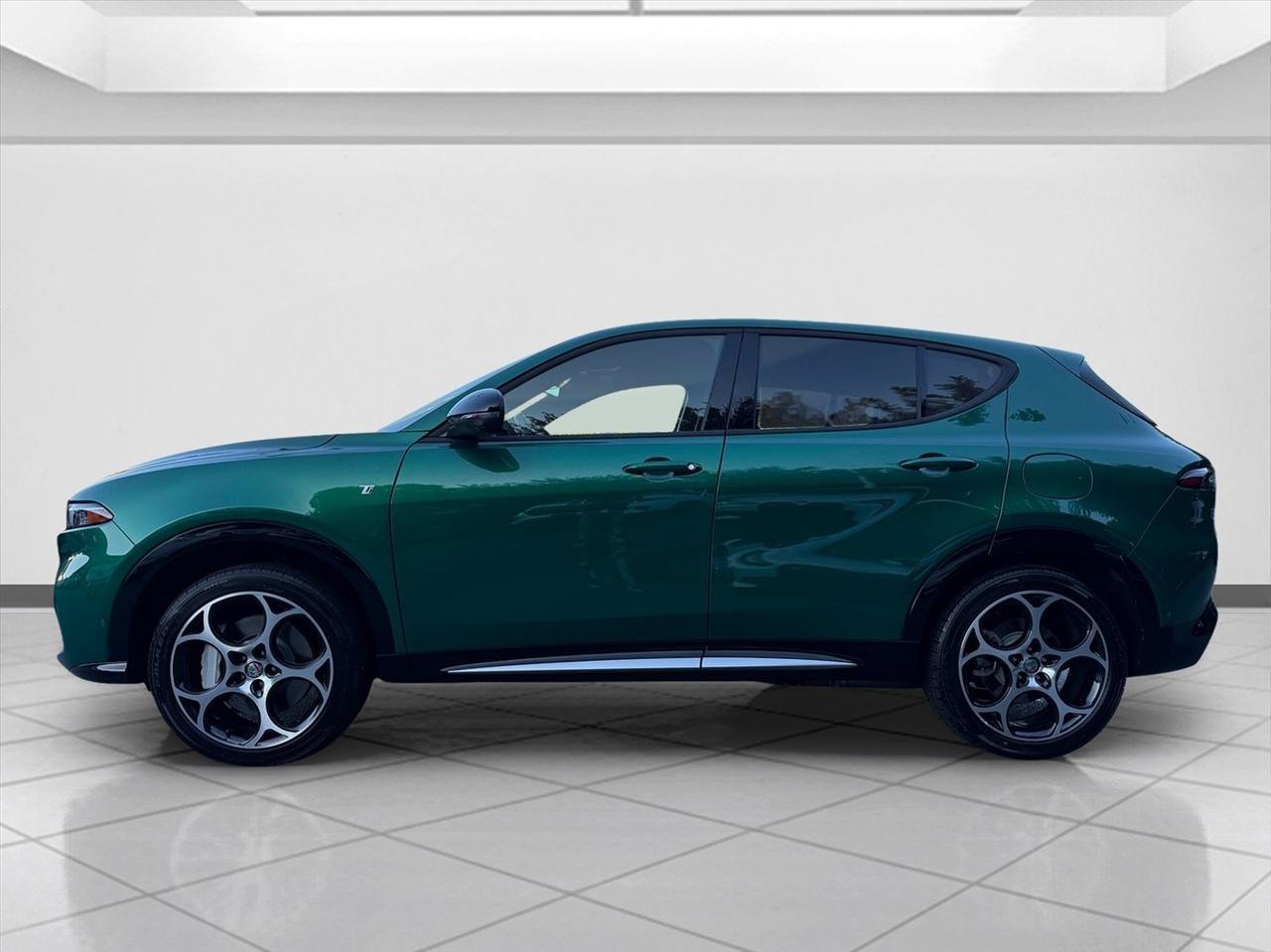 Used 2024 Alfa Romeo Tonale Ti w/ Active Assist Package AWD/4WD image 2