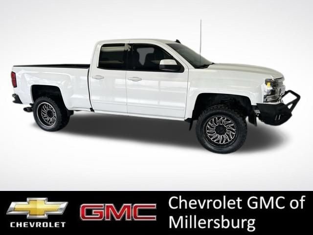 Used 2018 Chevrolet Silverado 1500 LT w/ All Star Edition image 2