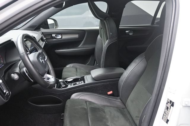 Used 2020 Volvo XC40 T5 R-Design w/ Protection Package AWD/4WD image 18