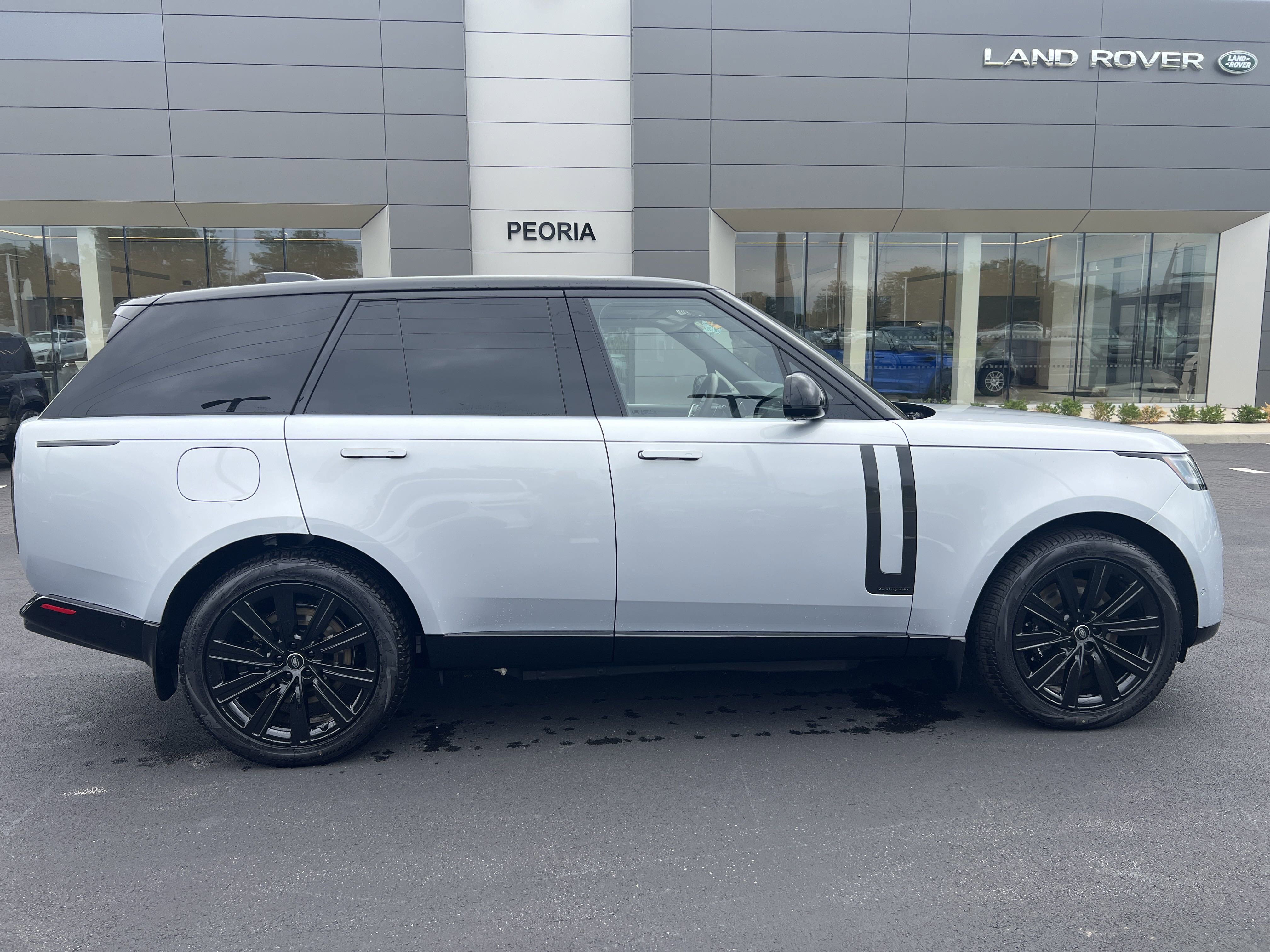 New 2025 Land Rover Range Rover Autobiography