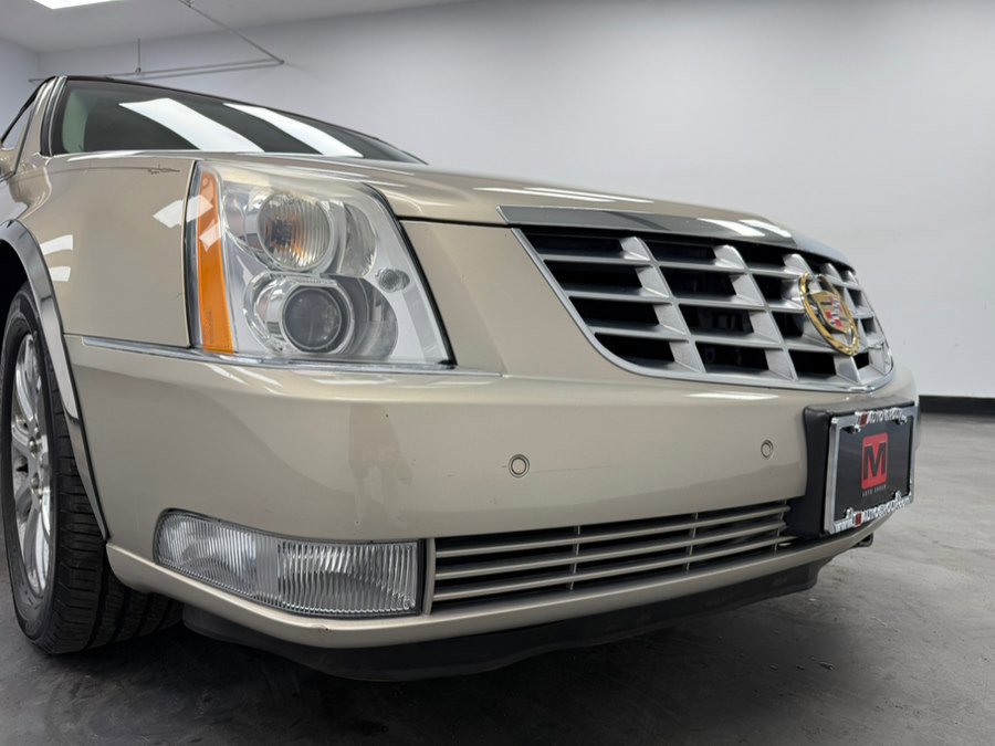 Used 2008 Cadillac DTS w/ Sun And Sound Package image 20
