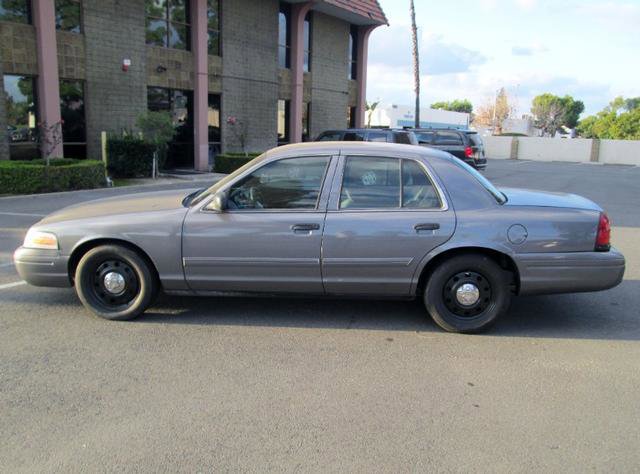 Used 2011 Ford Crown Victoria Police Interceptor w/ Radio Suppression Pkg image 3