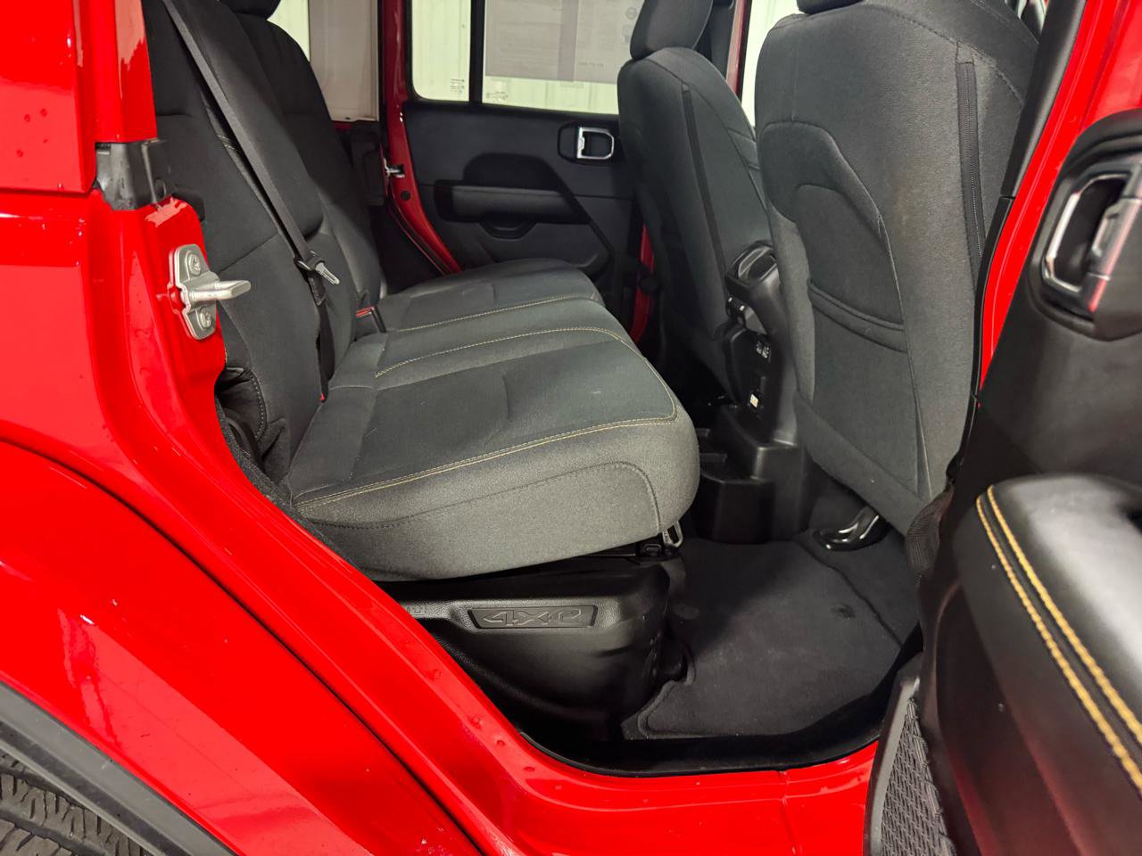 Used 2025 Jeep Wrangler Sahara w/ Safety Group AWD/4WD image 12