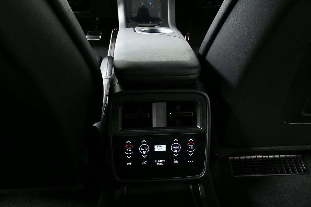 Certified 2025 Porsche Taycan image 20