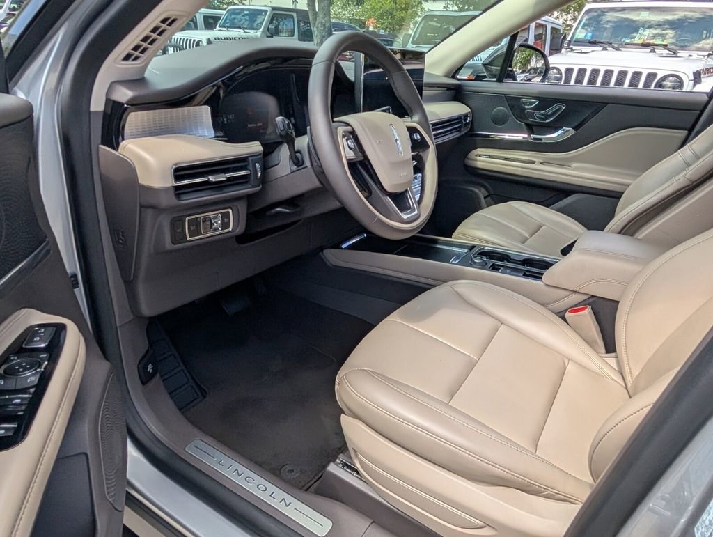 Used 2023 Lincoln Corsair FWD image 11
