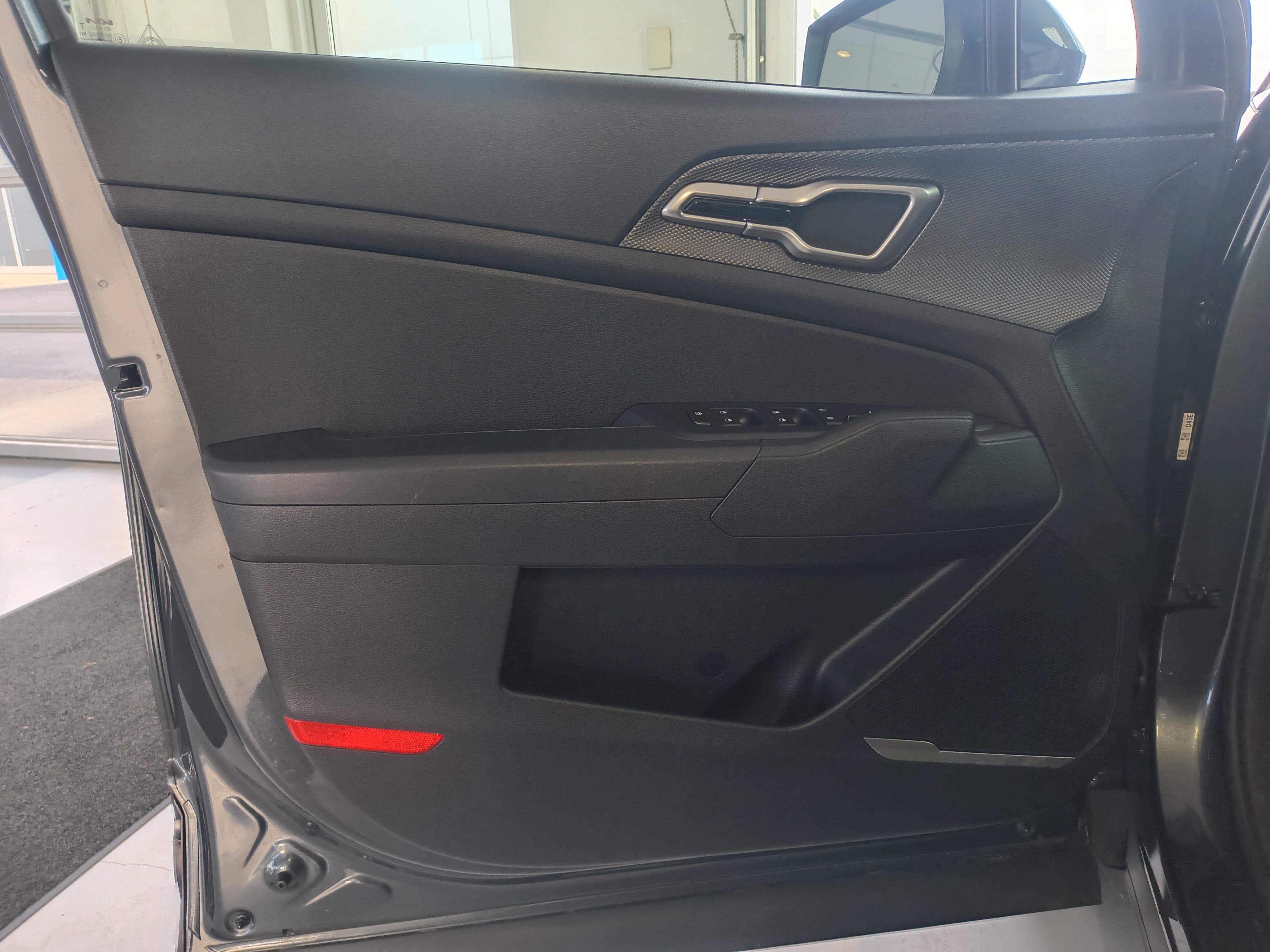 Used 2024 Kia Sportage LX image 18