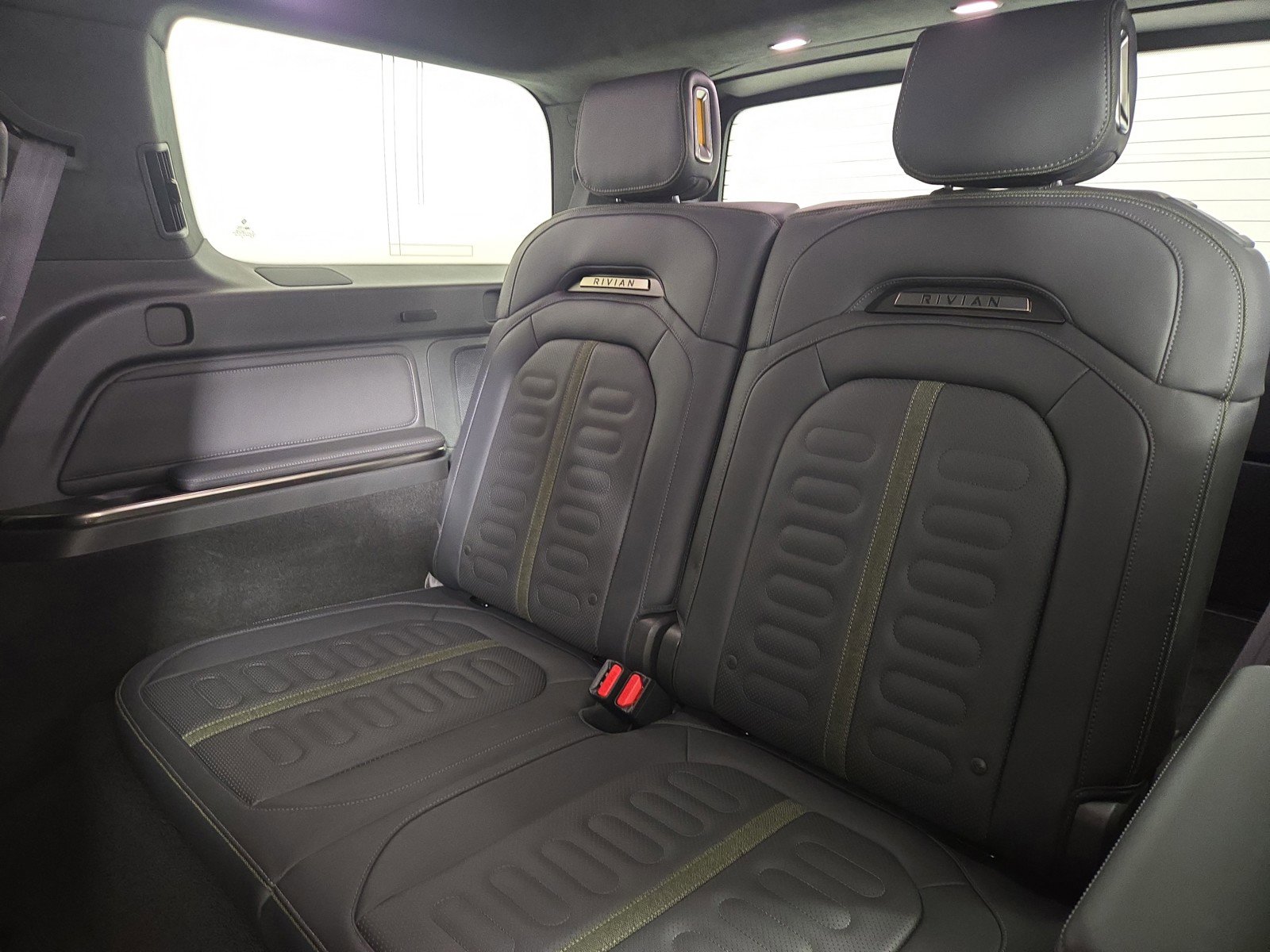 Used 2024 Rivian R1S Adventure AWD/4WD image 22