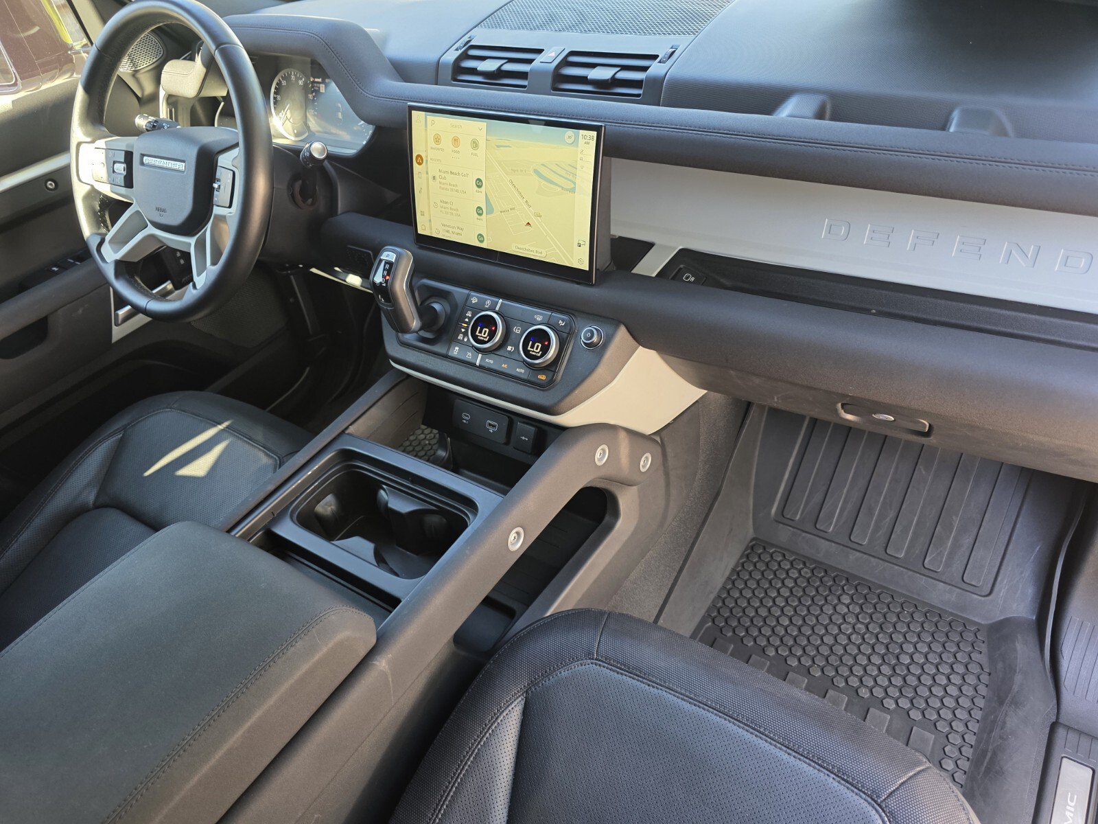 Used 2023 Land Rover Defender 110 X-Dynamic SE AWD/4WD image 28