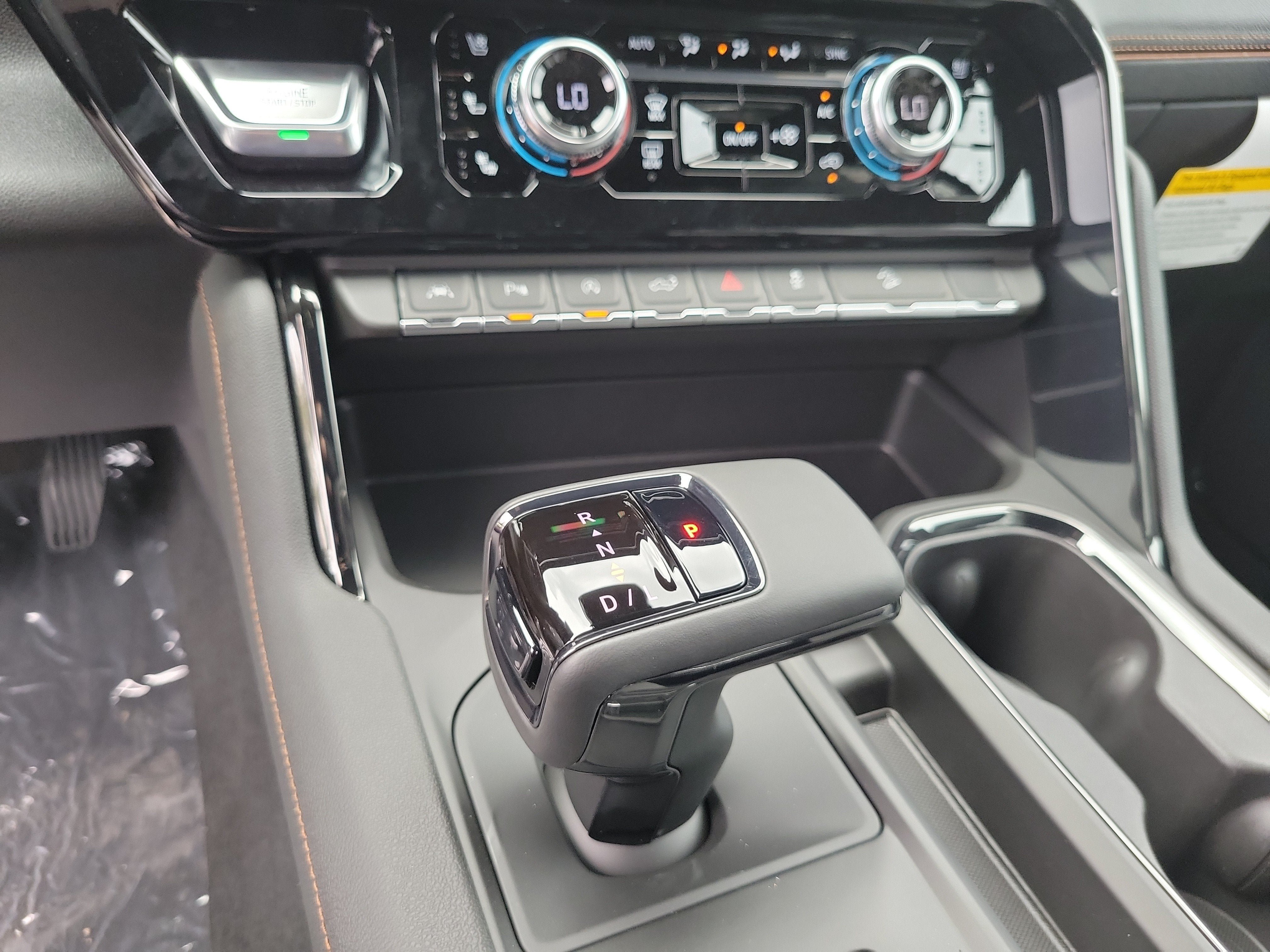New 2026 GMC Sierra 1500 AT4 w/ AT4 Premium Package AWD/4WD image 11